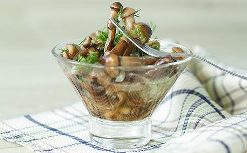 Мариновани гъби в купа