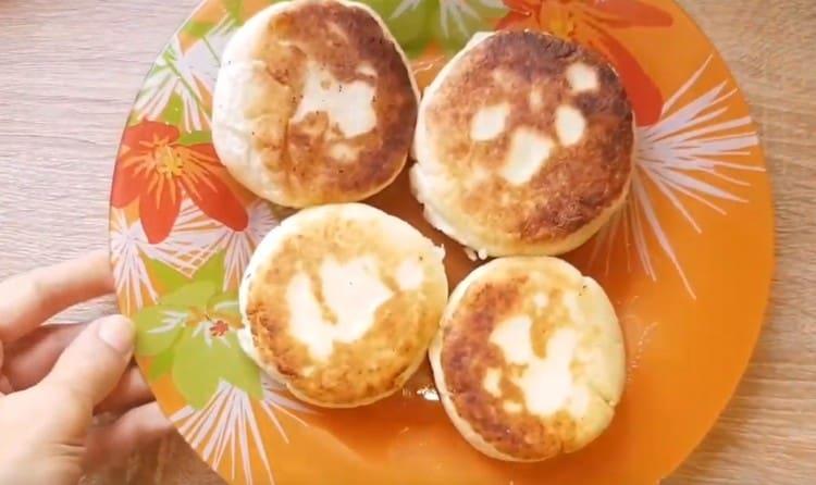Сирники без яйца се оказват великолепни и ароматни.