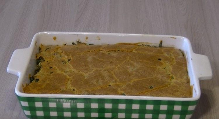 Както можете да видите, възможно е да приготвите такъв желиран пай с месо с минимални усилия и време.