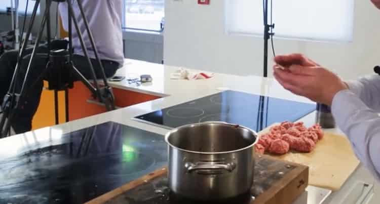 За приготвяне на таралежи от кайма с ориз гответе котлети