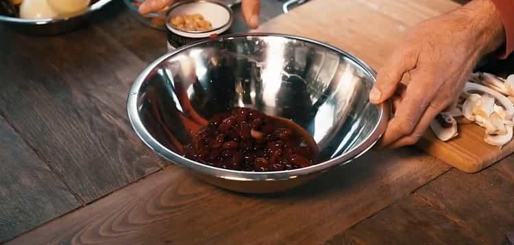За да приготвите целия заек във фурната. пригответе боба