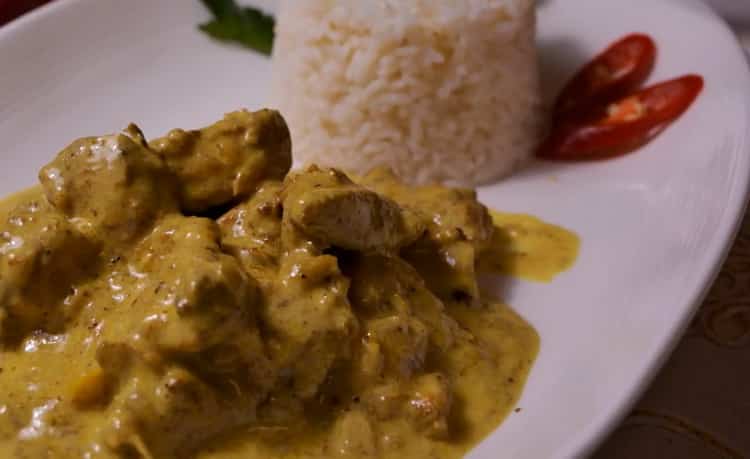 Вкусно къри пиле с проста рецепта е готово