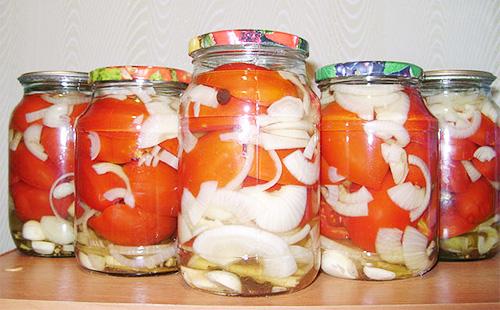 Буркани с домати
