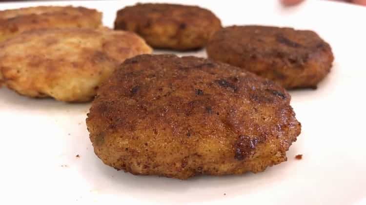 Е, много вкусни котлети, приготвени по проста рецепта със снимка, са готови.