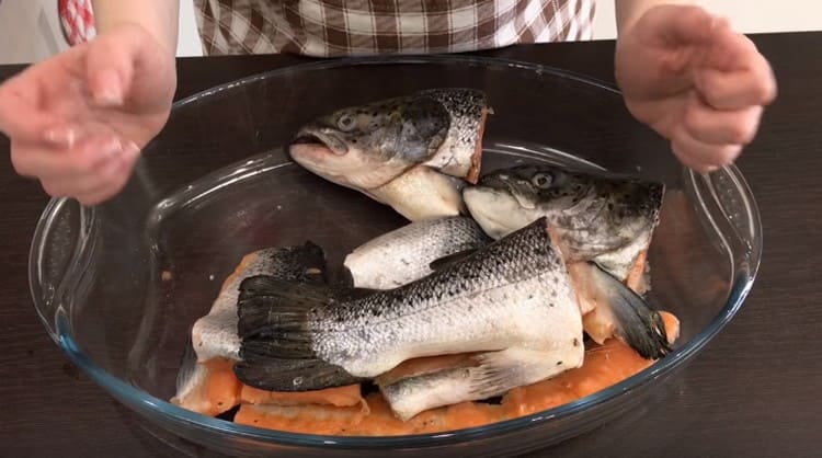 Вкусно пъстърво ухо може да се приготви, като се използва само главата и опашката.