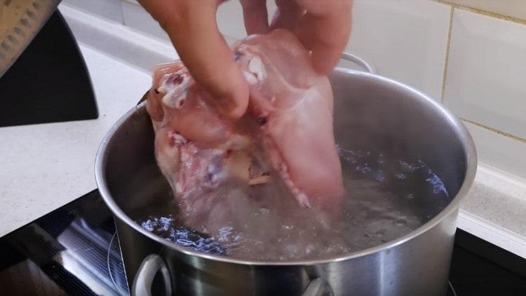 Изпращаме пилешки гърди за готвене.