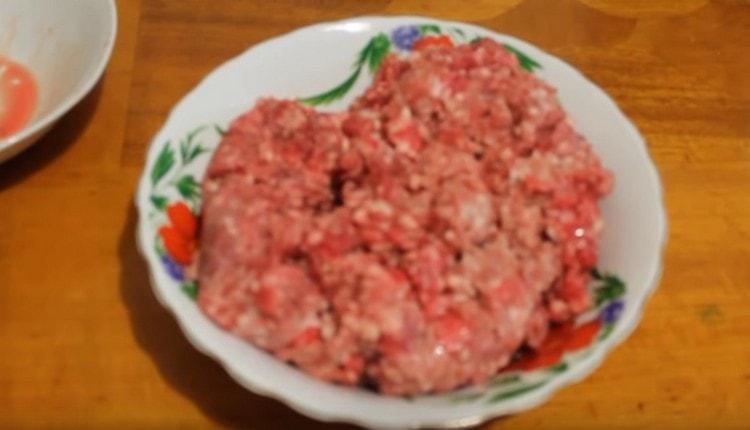 Можете дори да вземете мляно месо за кнедли.