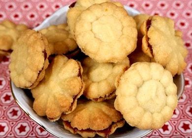 Готвене на вкусна баница без яйца според рецептата със снимка.