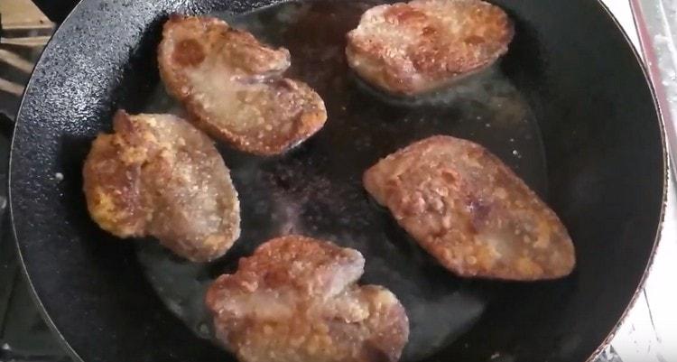 Сега знаете как да готвите черния дроб на заек вкусно.