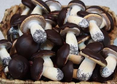 Приготвяме красиви и вкусни бисквитки Гъби по рецептата със снимка.