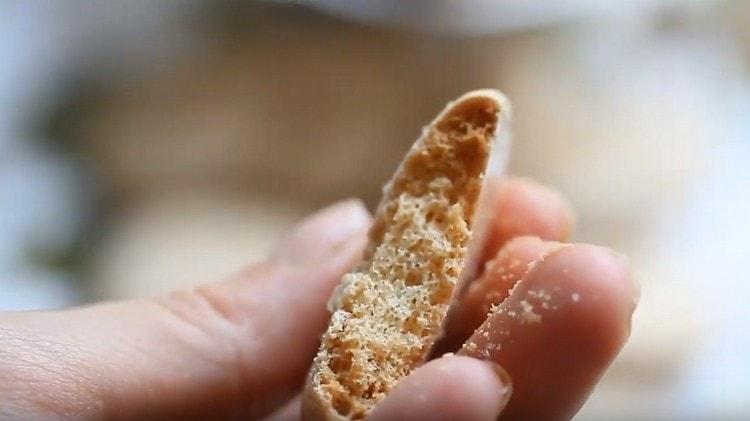 Leningradskoye бисквитки припомнят вкуса на тортата за киевската торта.