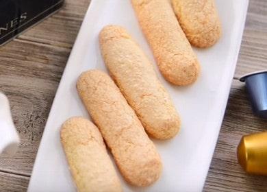 Бисквитки за тирамису Савоярди - вкусна рецепта