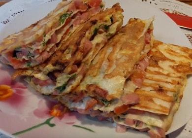 Проста и вкусна пица от пита хляб в тиган: бърза стъпка по стъпка рецепта със снимка.
