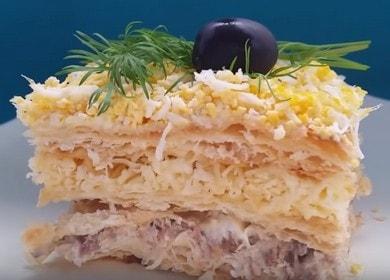 Слоева торта с риба - вкусна и удовлетворяваща закуска