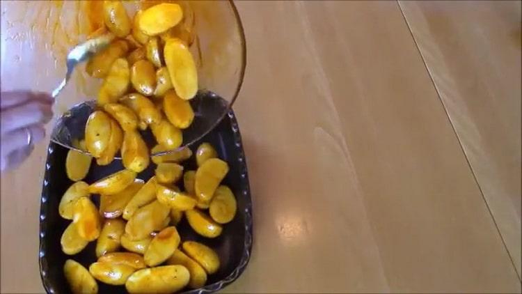 Смесете съставките във фурната за дорадо