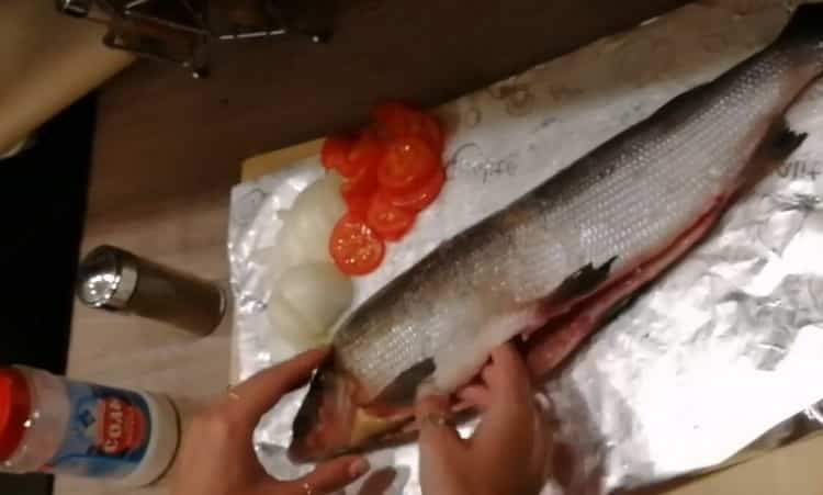 За да готвите риба, мускус, осолете рибата