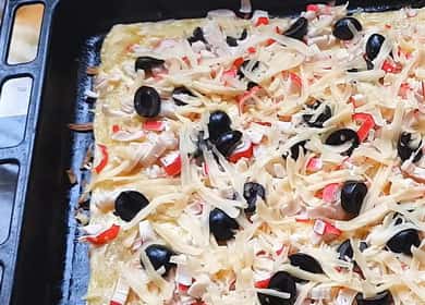 Как да научите как да готвите вкусна пица с ракови пръчици