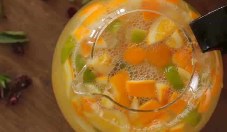 За приготвяне на вкусен чай. комбинирайте съставките