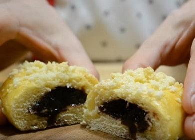 Как да научите как да готвите вкусни кифлички с конфитюр