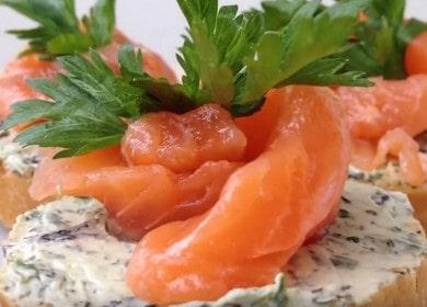 Готвене на вкусни домашни сандвичи със сьомга по рецептата със снимка.