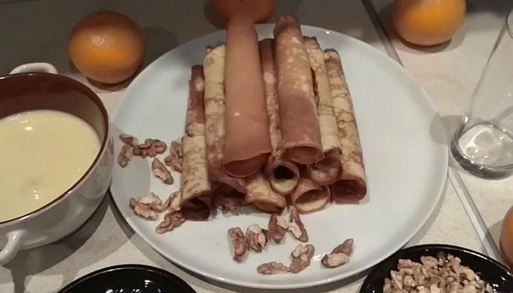 Вафлите са готови, остава само да ги напълните с крем.