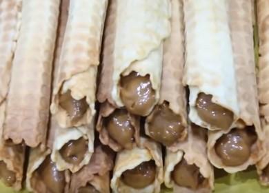Приготвяме вкусни вафли с кондензирано мляко по стъпка по стъпка рецепта със снимка.