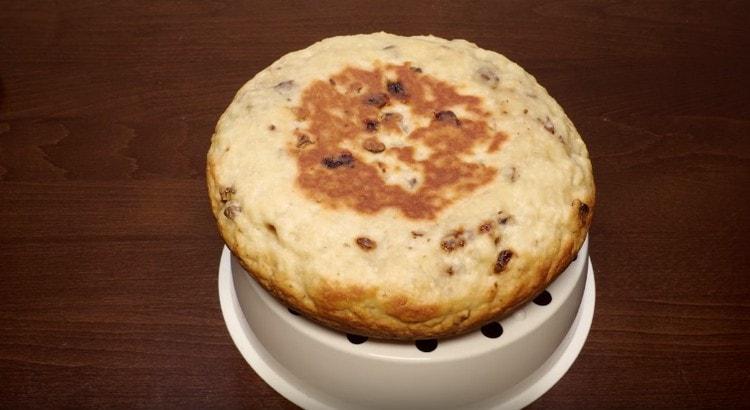Просто можете да направите вкусна кефирова кексче в бавна готварска печка.