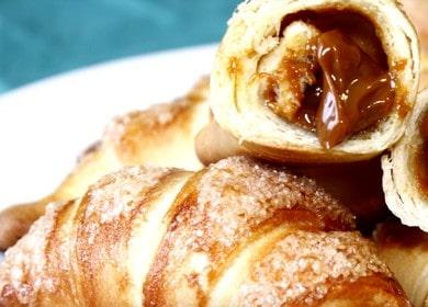 Бутер тестени кроасани с кондензирано мляко - вкусно и лесно