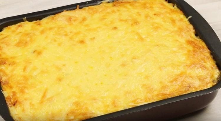 Макаронената лазаня е готова.