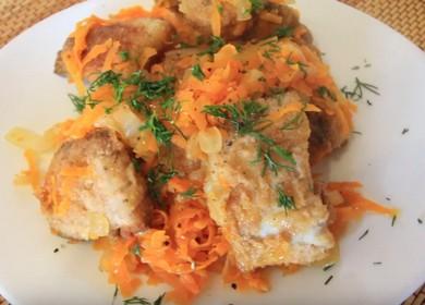 Полок с лук и моркови, пържен в тиган - прост и вкусен