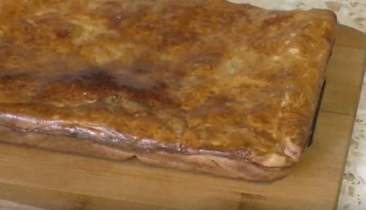 Такъв пай от скумрия ще се пече във фурната за максимум половин час.