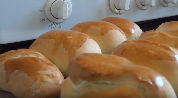 Това са толкова прости и вкусни картофени пайове, които сме приготвили във фурната.
