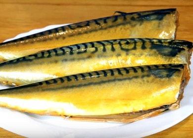 Вкусна студена пушена скумрия у дома: готвим според рецептата със снимка.