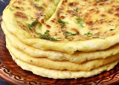 Бързо хачапури на кефир със сирене в тиган - много вкусно