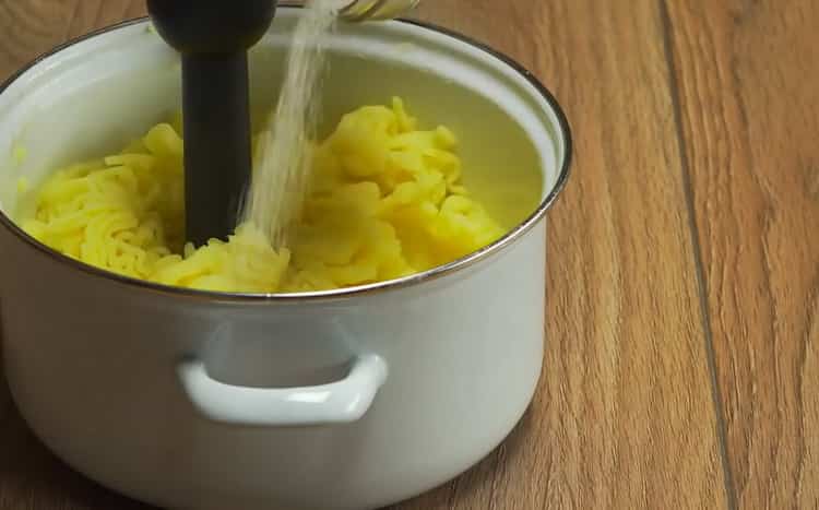 За чийзкейк с пюре, гответе картофено пюре