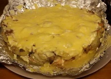 Вкусна кралска розова сьомга, приготвена в бавна готварска печка