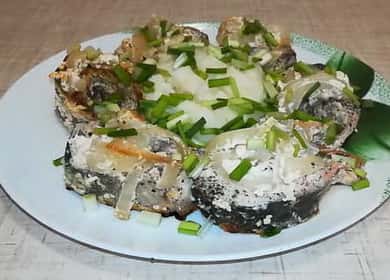 Розова сьомга в заквасена сметана - нежна и вкусна