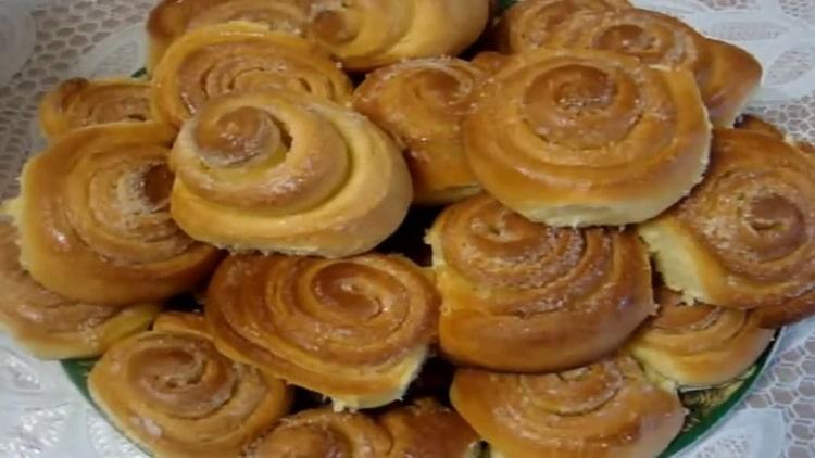 Домашни кифлички: стъпка по стъпка рецепта със снимка