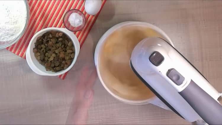 За да направите кекс без мляко, пригответе съставките