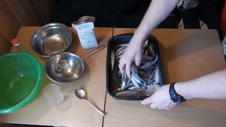 За да смесите изсушената миризма, смесете съставките