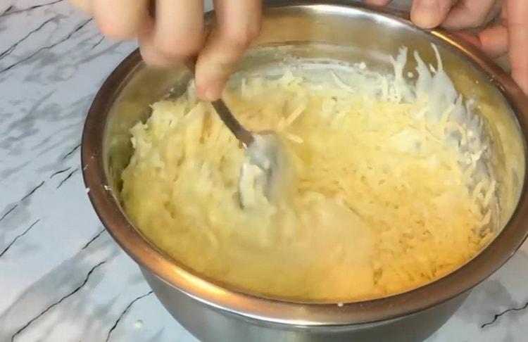 за приготвяне на мързелив ханурики, настържете сирене