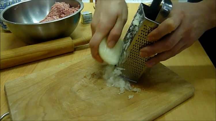 Готвене на плънка за каши с кайма