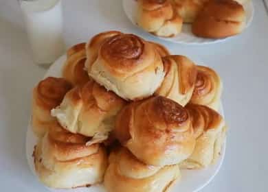 Как да научите как да направите вкусен сладкиш за кифлички със суха мая