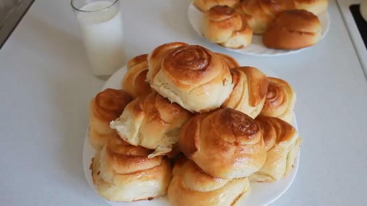 Как да научите как да направите вкусен сладкиш за кифлички със суха мая