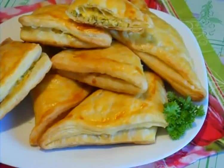 Хачапури с бутер тесто - бързо и вкусно