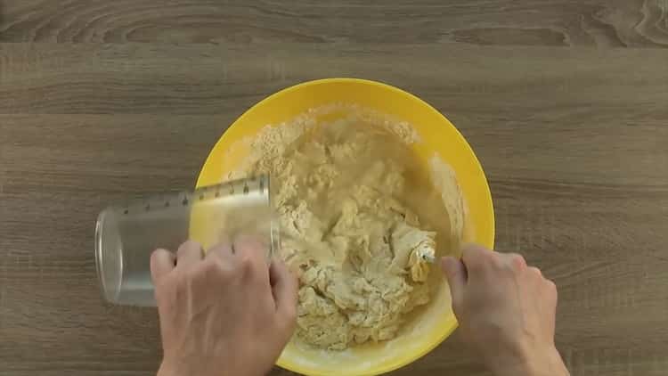 За да направите хляб без омесване, добавете вода