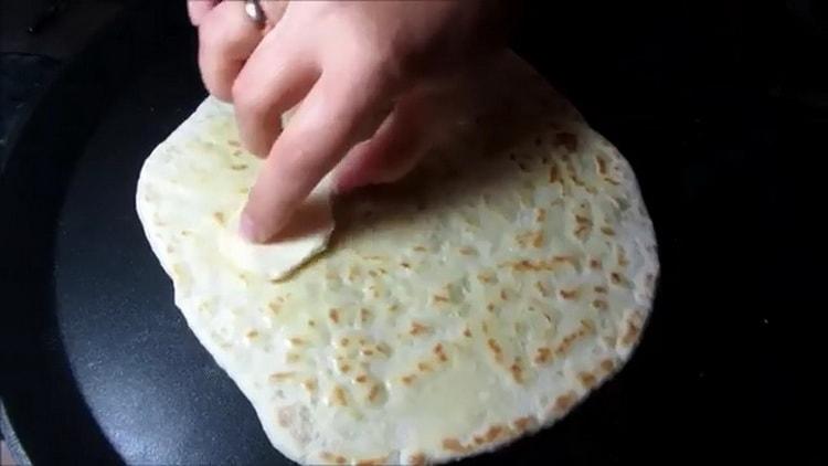 Пиле с картофи и сирене фета - вкусно и необичайно