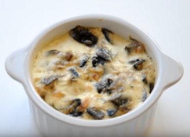Готвене на вкусен жулиен: класическа рецепта с гъби и заквасена сметана.