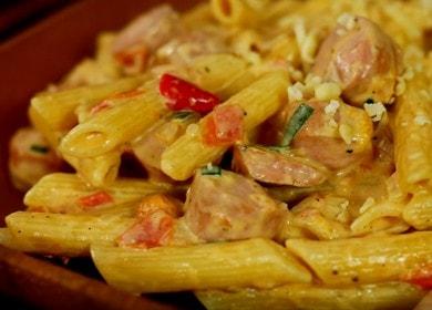 Готвене на вкусни тестени изделия с колбаси по рецептата със снимка.