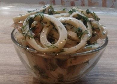 вкусни мариновани калмари: гответе по стъпка по стъпка рецепта със снимка.